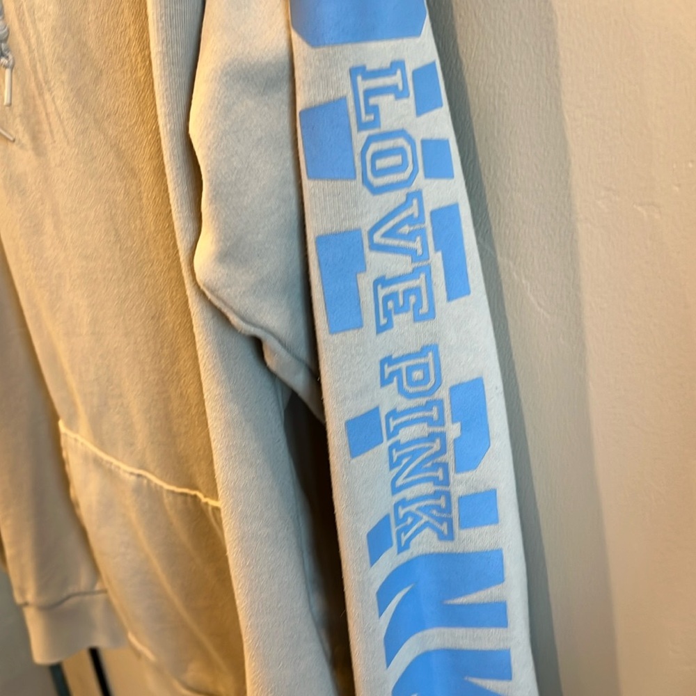 Very pale blue-gray Pink hoodie size M - Picture 3 of 6